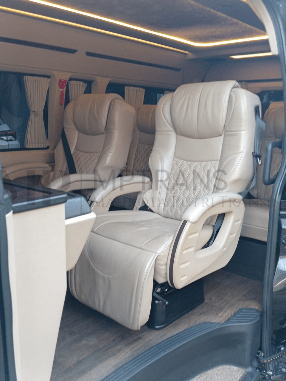 Sewa hiace premio jakarta mptrans