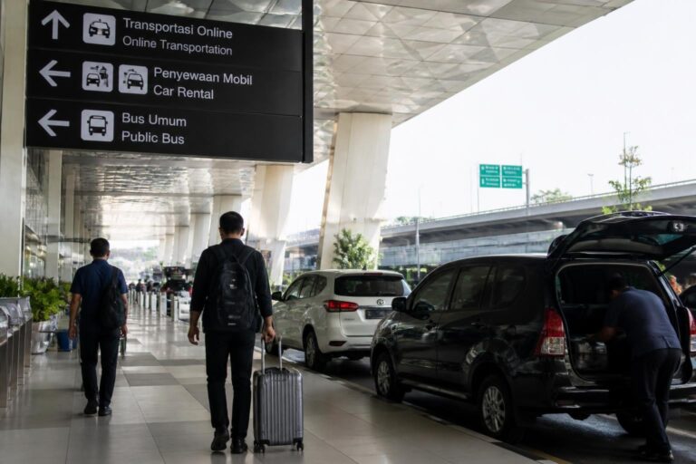 Rental Mobil Bandara Soekarno Hatta: Panduan Lengkap 2026