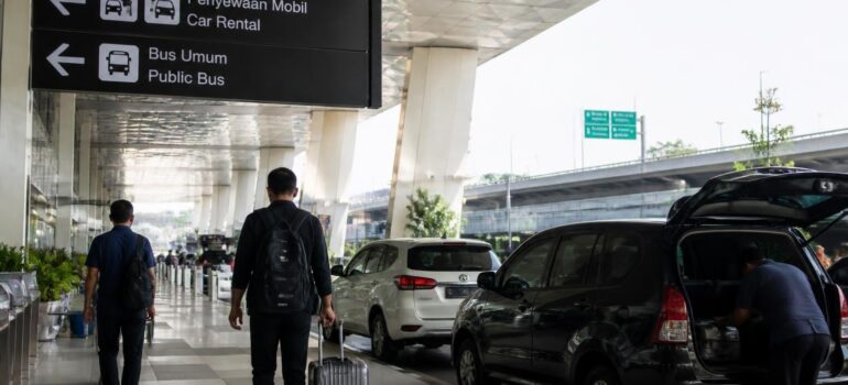 Rental Mobil Bandara Soekarno Hatta: Panduan Lengkap 2026